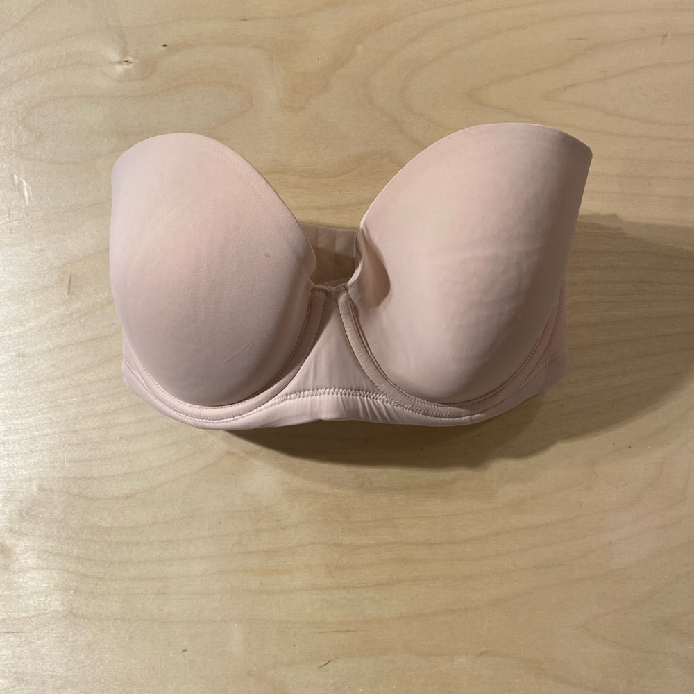 Strapless Seamless Nude Underwire Bra 32 F (MV)